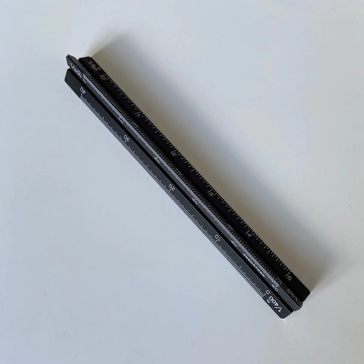 Dreikant Schwarz / Deskstore