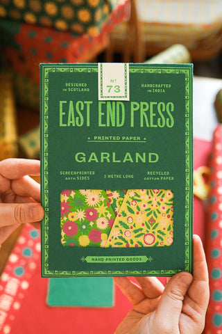 Baum-Girlande / East End Press