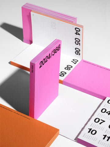 Kalender 2024 (in 4 Farben erhältlich) / Marjolein Delhaas