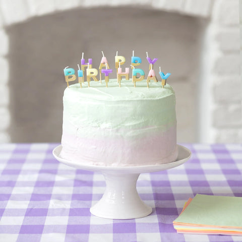 Pastellfarbene-Buchstabenkerzen „Happy Birthday“ / Talking Tables