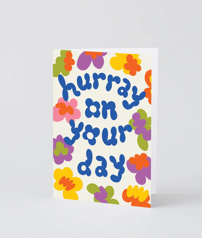 Grußkarte mit Prägung „Hurray On Your Day“ / Wrap
