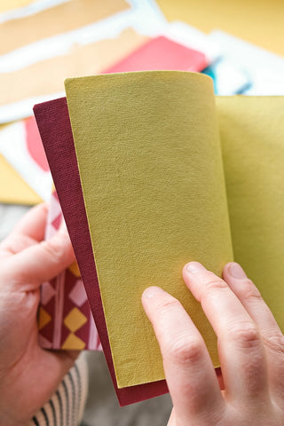 Block A4 / aus Handgemachten Papier, bunt  / East End Press