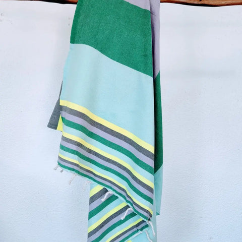 Strandtuch "Aqua- Grasgrün" / Wonderfouta