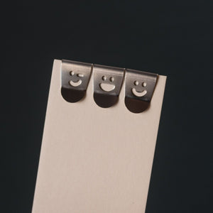Clip "Smiley Metall" / Le Typographe