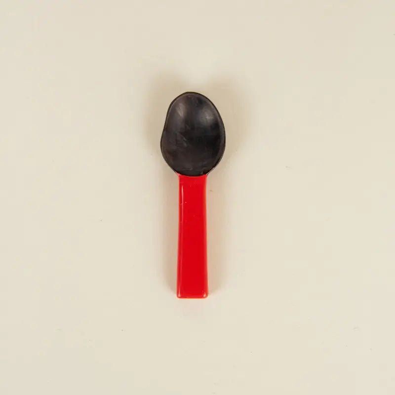 Salzlöffel aus Horn, lackiert / rivêt