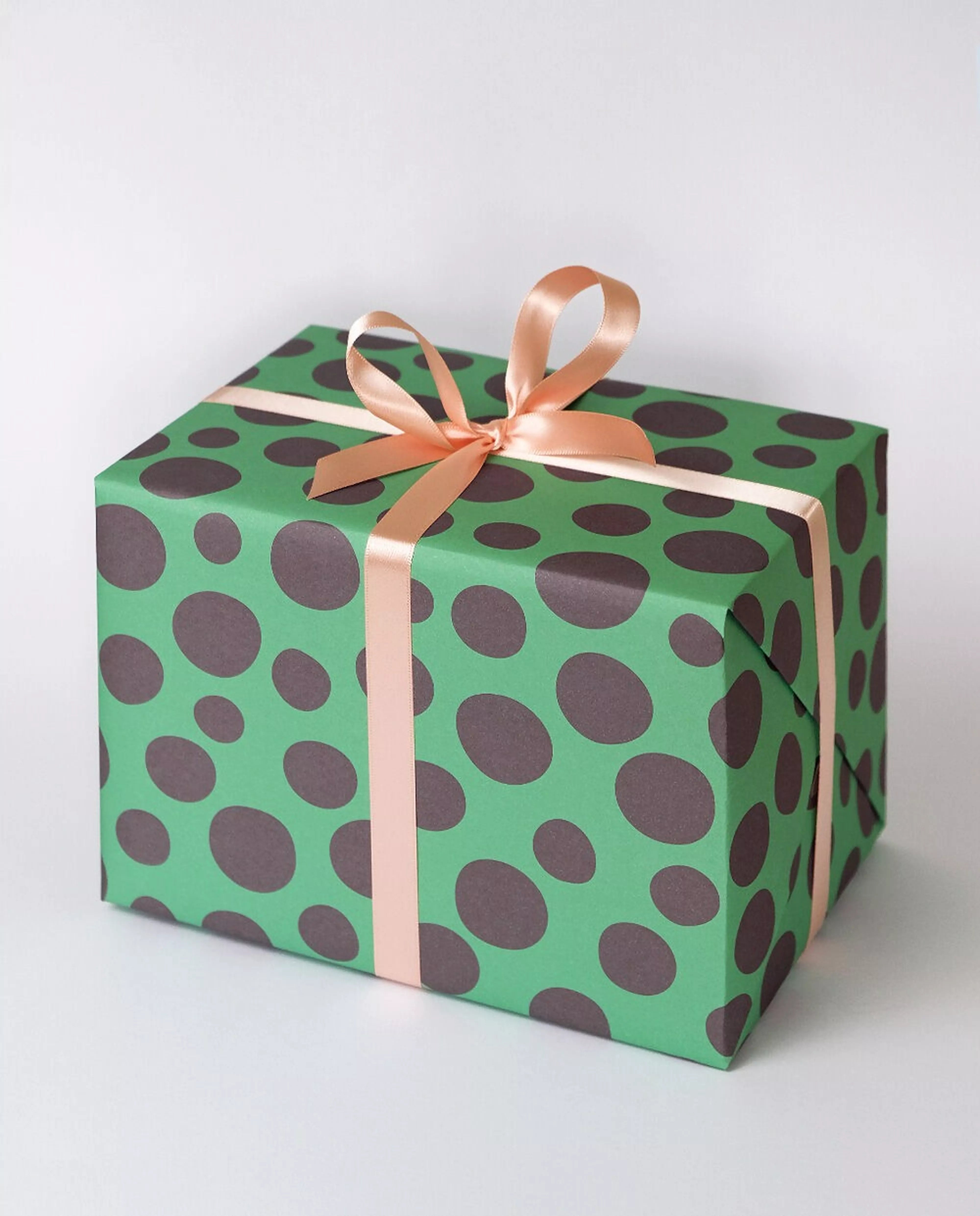 Geschenkpapier "Big Lilac Dots" / Haferkorn & Sauerbrey