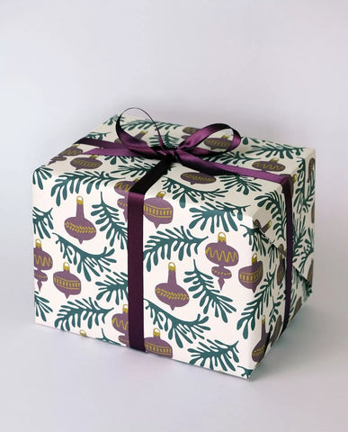 Geschenkpapier "Twigs & Baubles" / Haferkorn & Sauerbrey
